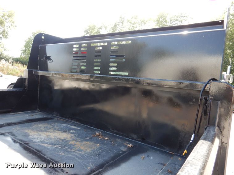 image for item IQ9769 2017 Ford F550 Super Duty XL  dump truck