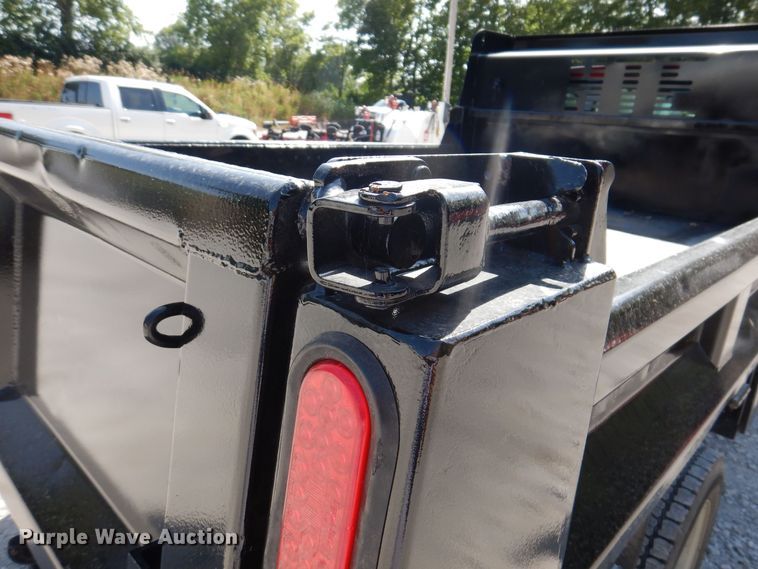 image for item IQ9769 2017 Ford F550 Super Duty XL  dump truck