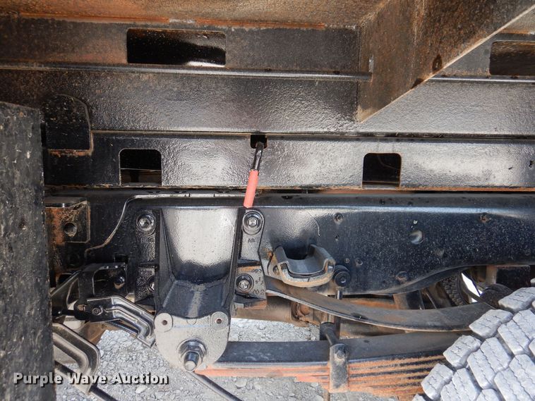 image for item IQ9769 2017 Ford F550 Super Duty XL  dump truck