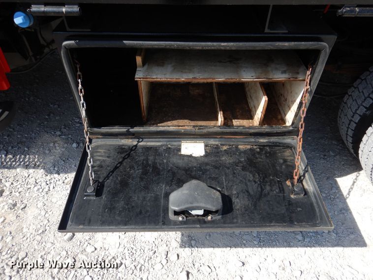 image for item IQ9769 2017 Ford F550 Super Duty XL  dump truck