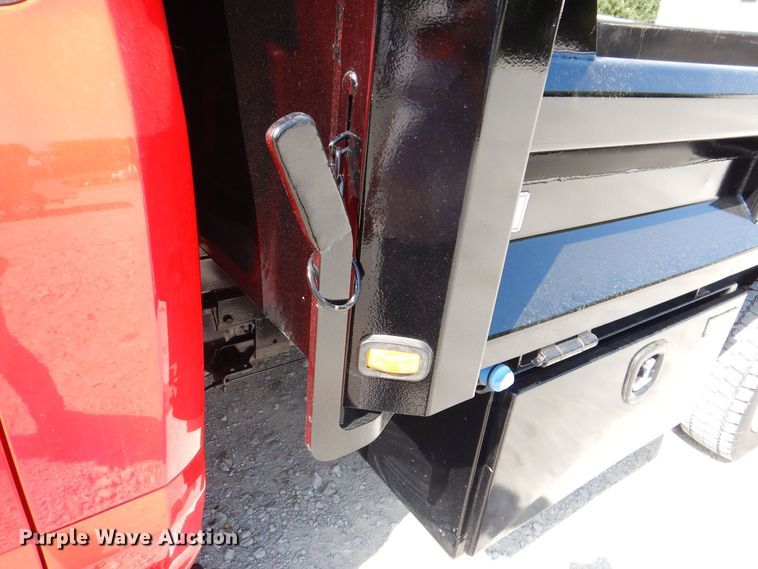 image for item IQ9769 2017 Ford F550 Super Duty XL  dump truck