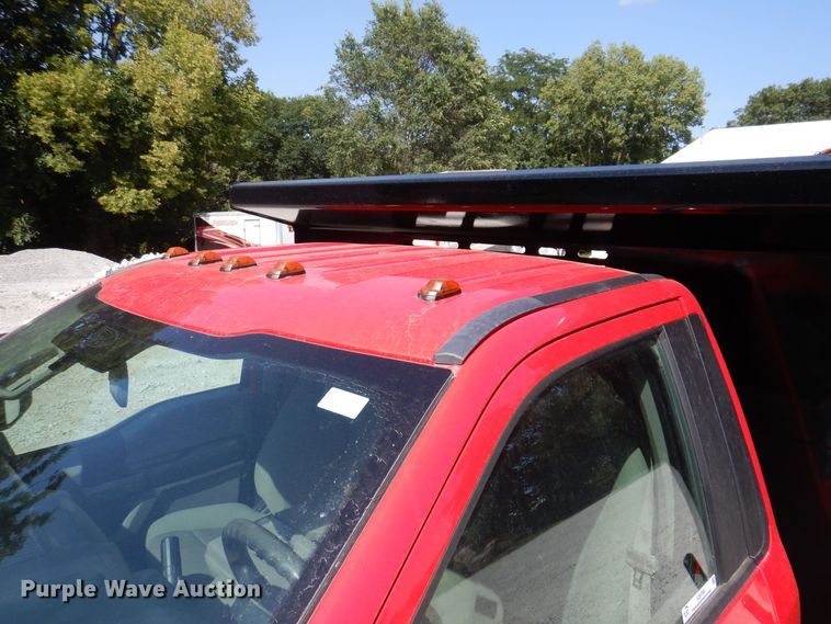 image for item IQ9769 2017 Ford F550 Super Duty XL  dump truck