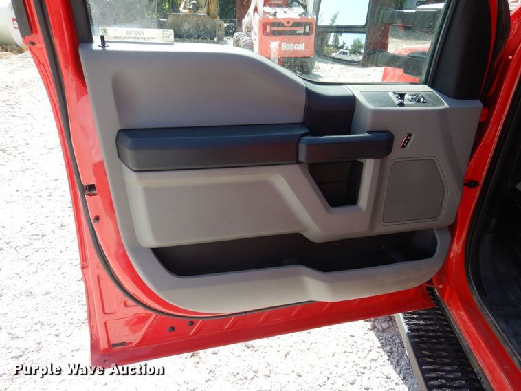 image for item IQ9769 2017 Ford F550 Super Duty XL  dump truck