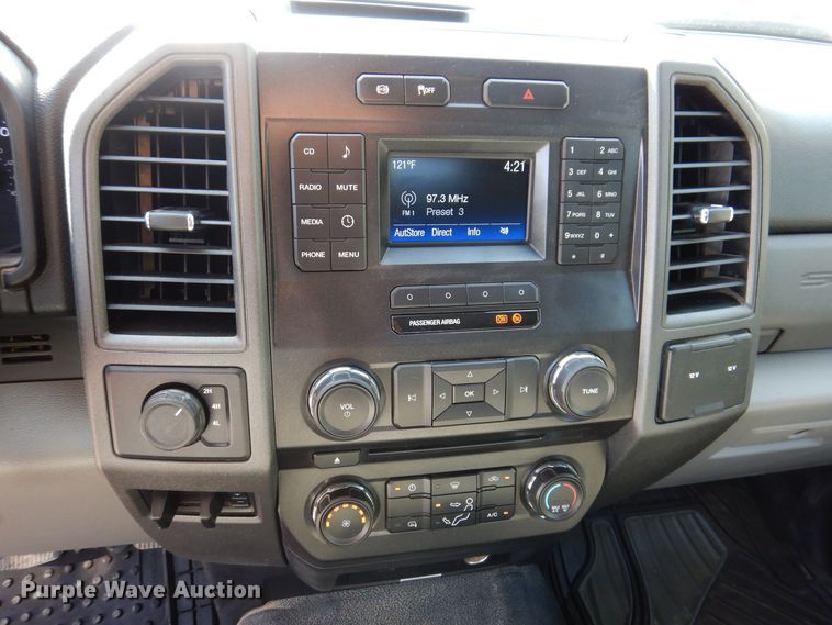 image for item IQ9769 2017 Ford F550 Super Duty XL  dump truck