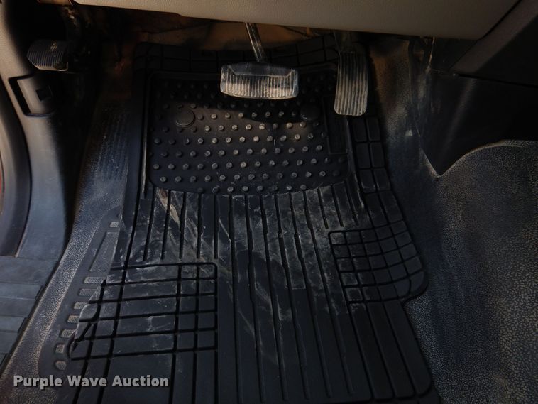 image for item IQ9769 2017 Ford F550 Super Duty XL  dump truck