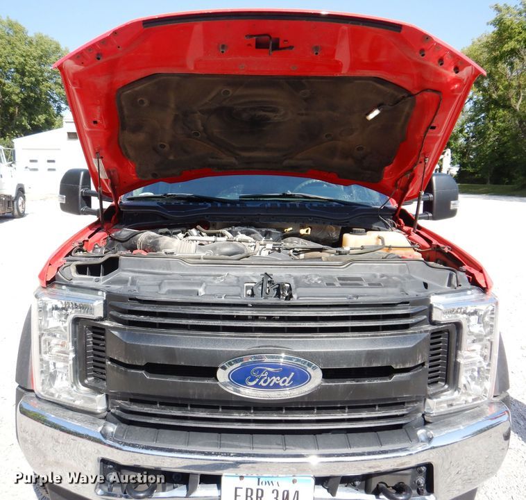 image for item IQ9769 2017 Ford F550 Super Duty XL  dump truck