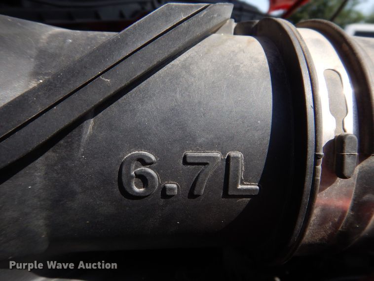 image for item IQ9769 2017 Ford F550 Super Duty XL  dump truck