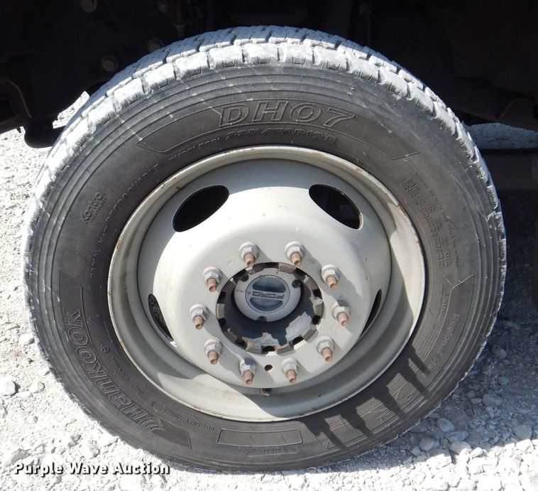 image for item IQ9769 2017 Ford F550 Super Duty XL  dump truck