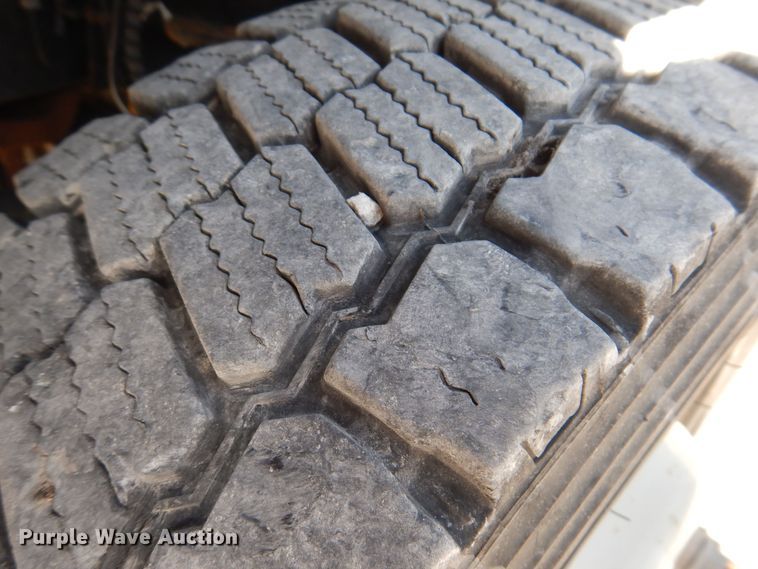 image for item IQ9769 2017 Ford F550 Super Duty XL  dump truck