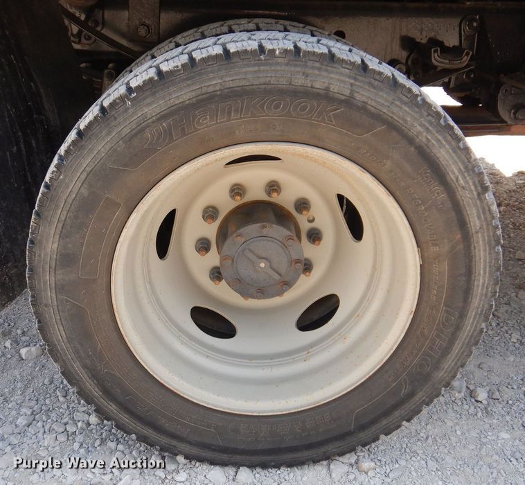 image for item IQ9769 2017 Ford F550 Super Duty XL  dump truck