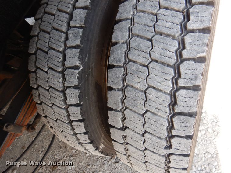 image for item IQ9769 2017 Ford F550 Super Duty XL  dump truck