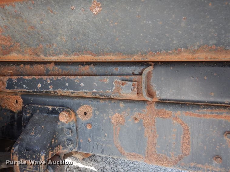 image for item IQ9771 1994 Ford LA9000  dump truck