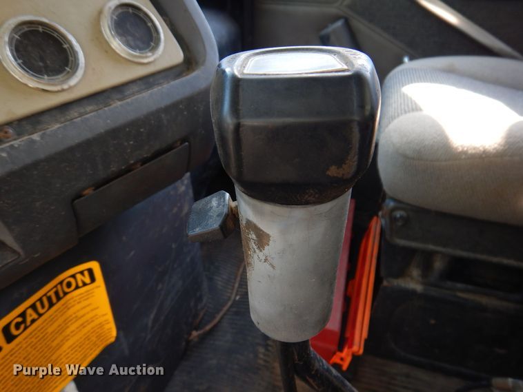 image for item IQ9771 1994 Ford LA9000  dump truck