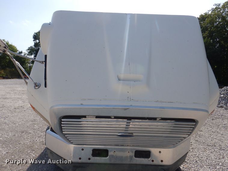 image for item IQ9771 1994 Ford LA9000  dump truck