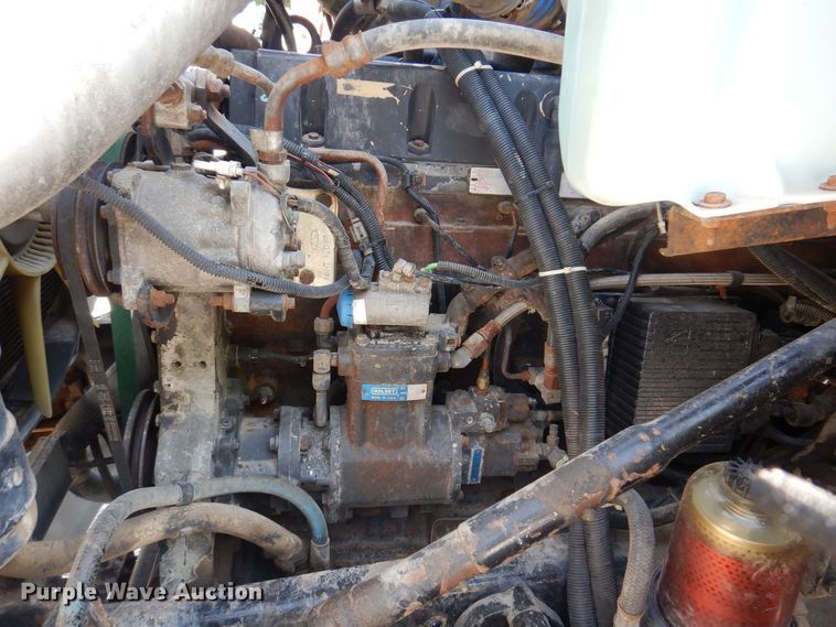 image for item IQ9771 1994 Ford LA9000  dump truck