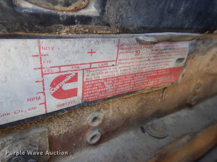 image for item IQ9771 1994 Ford LA9000  dump truck