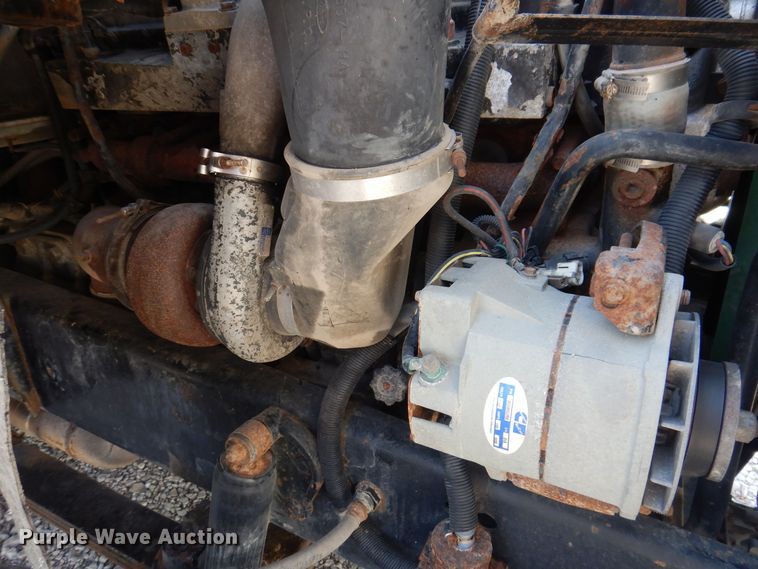 image for item IQ9771 1994 Ford LA9000  dump truck