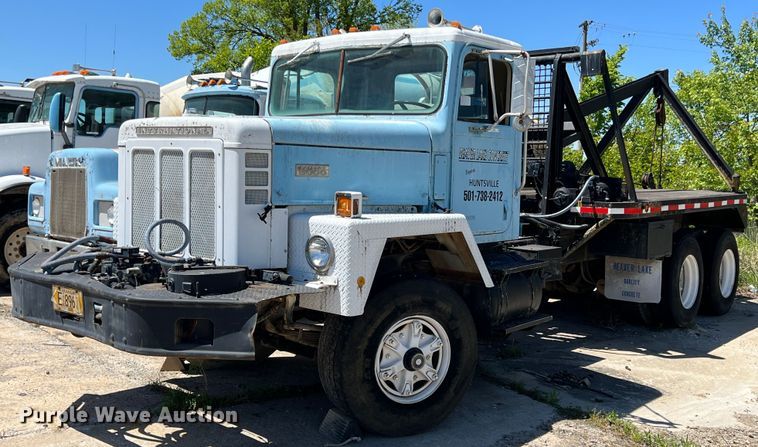 image for item JE9986 1985 International F5070  tow truck