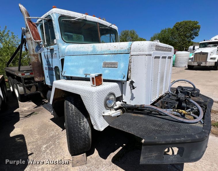 image for item JE9986 1985 International F5070  tow truck