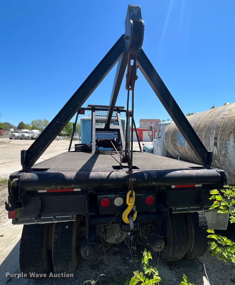 image for item JE9986 1985 International F5070  tow truck