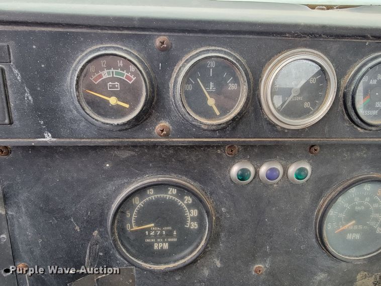 image for item JE9986 1985 International F5070  tow truck