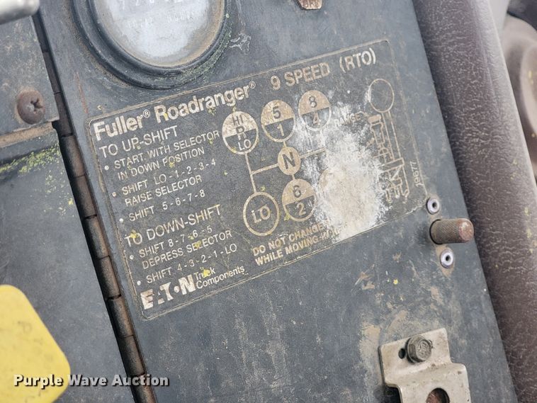 image for item JE9986 1985 International F5070  tow truck