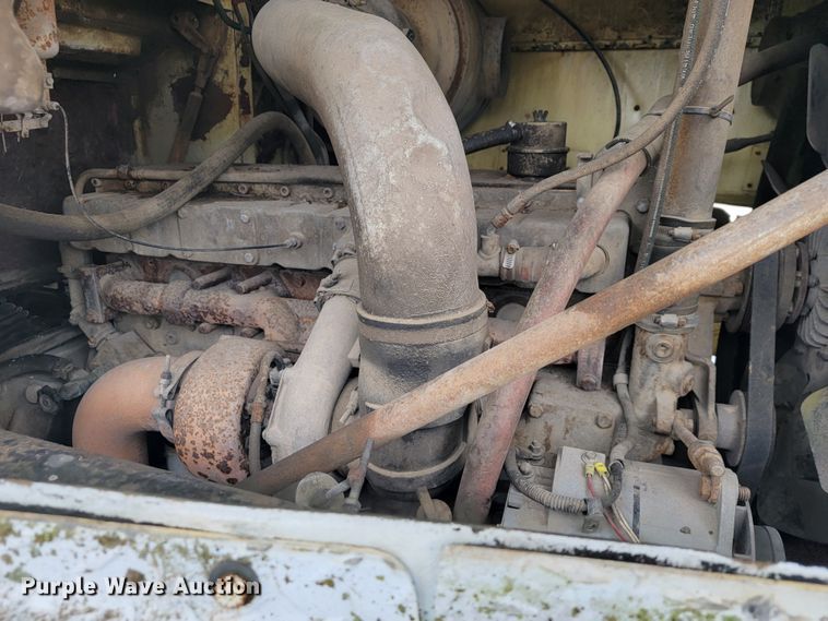 image for item JE9986 1985 International F5070  tow truck