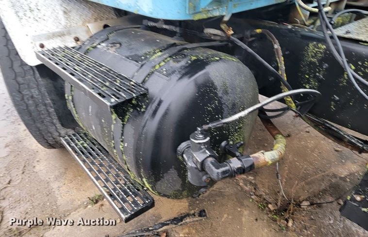 image for item JE9986 1985 International F5070  tow truck