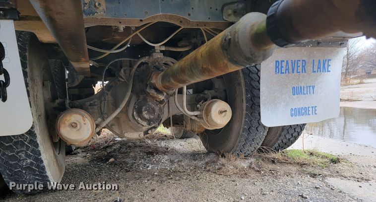 image for item JE9986 1985 International F5070  tow truck