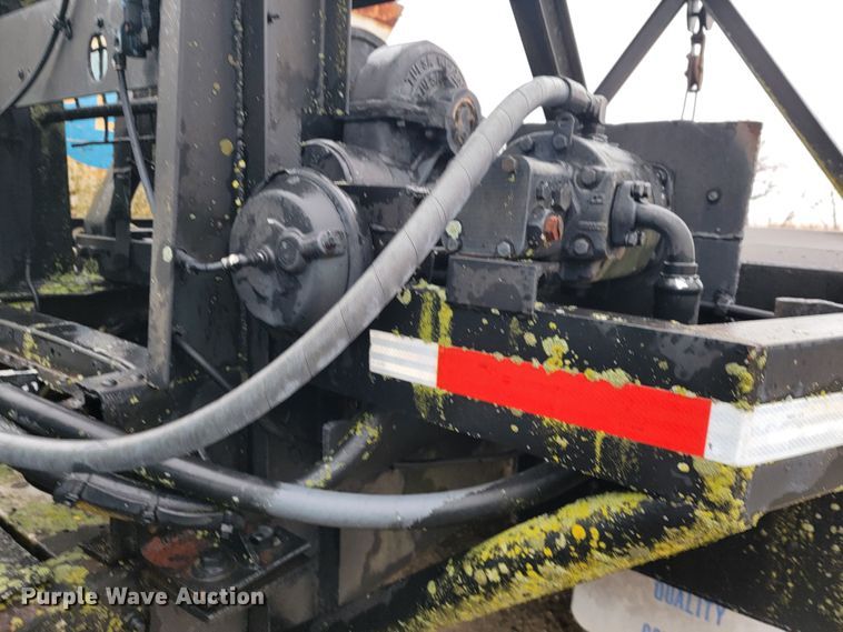 image for item JE9986 1985 International F5070  tow truck