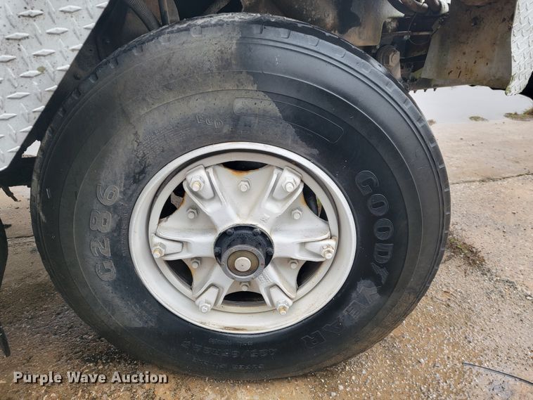 image for item JE9986 1985 International F5070  tow truck