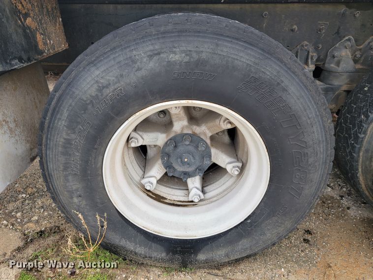 image for item JE9986 1985 International F5070  tow truck