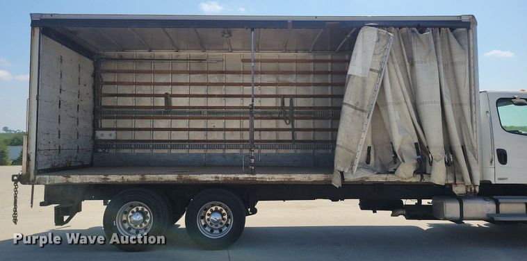 image for item JO9159 2007 Freightliner Business Class M2  side curtain box truck