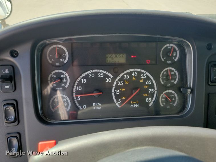 image for item JO9159 2007 Freightliner Business Class M2  side curtain box truck