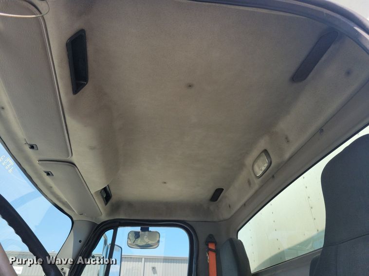 image for item JO9159 2007 Freightliner Business Class M2  side curtain box truck