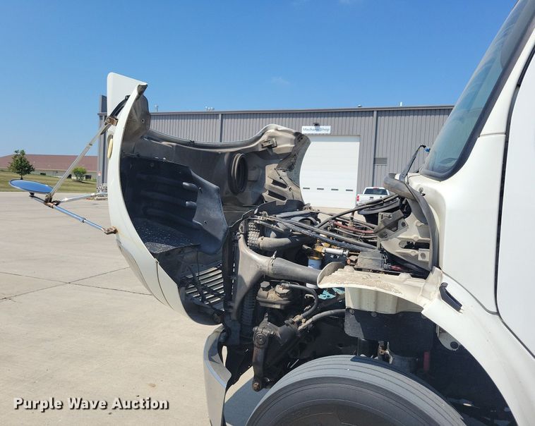 image for item JO9159 2007 Freightliner Business Class M2  side curtain box truck