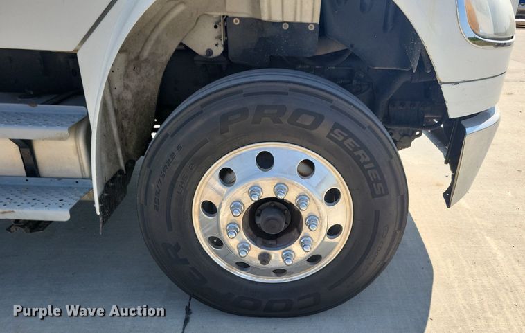 image for item JO9159 2007 Freightliner Business Class M2  side curtain box truck