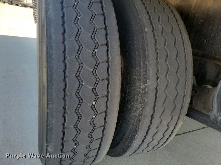 image for item JO9159 2007 Freightliner Business Class M2  side curtain box truck