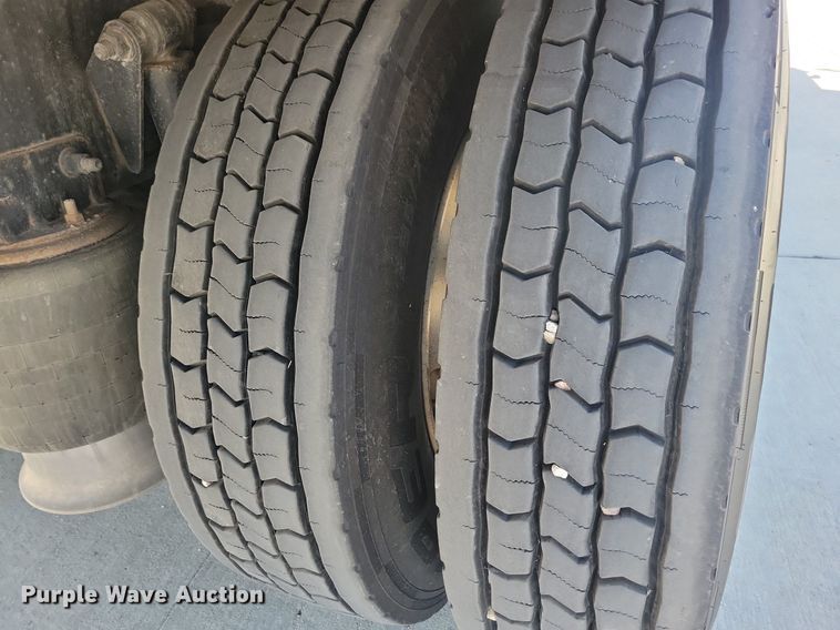 image for item JO9159 2007 Freightliner Business Class M2  side curtain box truck