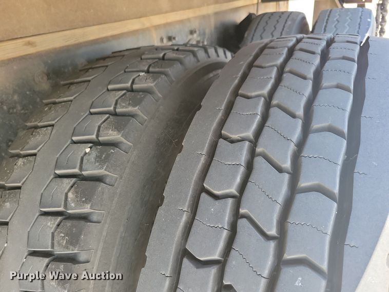 image for item JO9159 2007 Freightliner Business Class M2  side curtain box truck