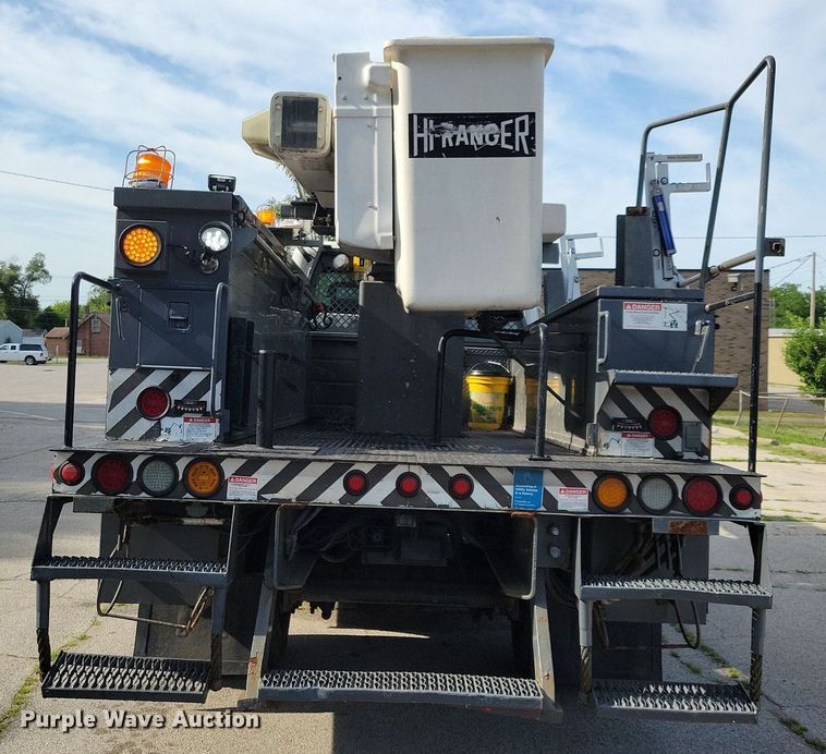 image for item JO9273 2010 Freightliner Business Class M2 106  bucket truck