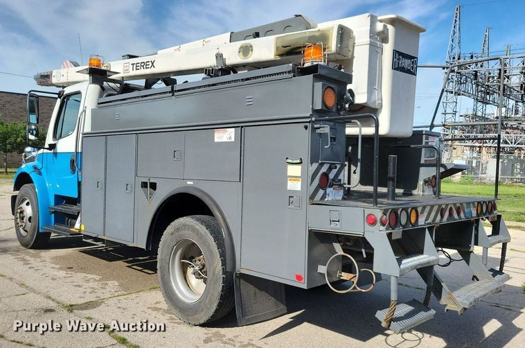 image for item JO9273 2010 Freightliner Business Class M2 106  bucket truck