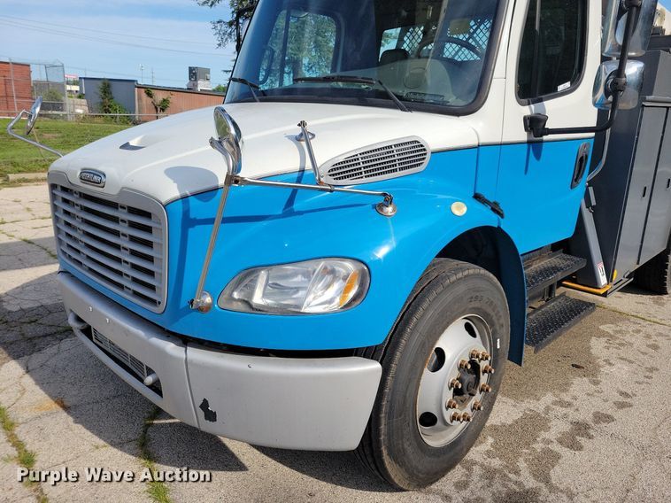 image for item JO9273 2010 Freightliner Business Class M2 106  bucket truck