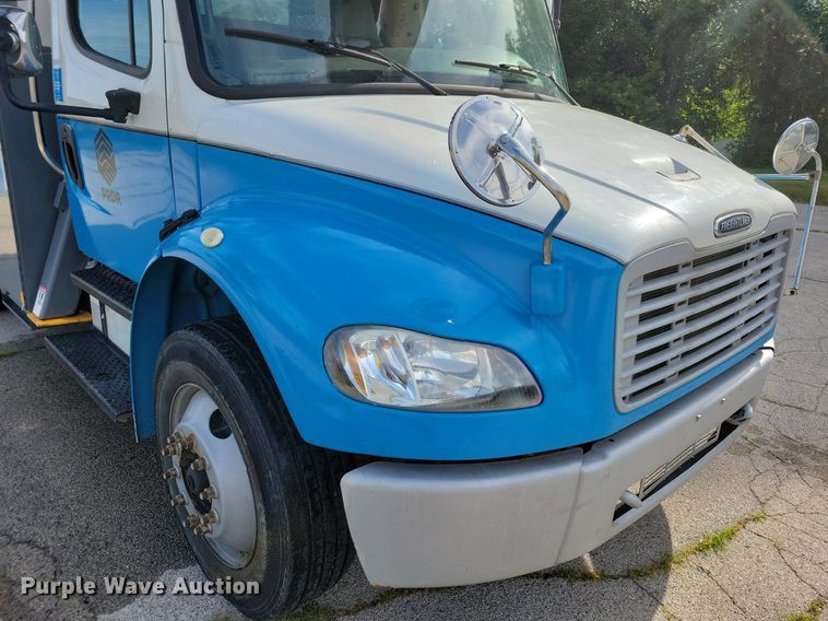 image for item JO9273 2010 Freightliner Business Class M2 106  bucket truck