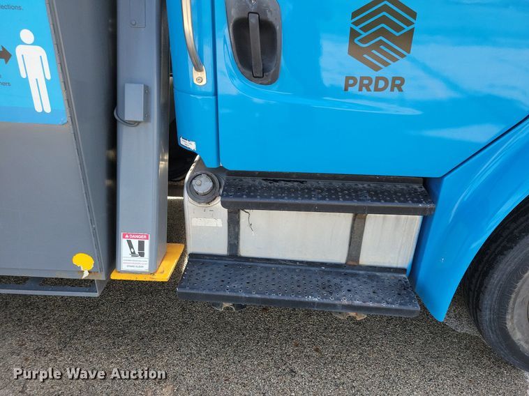 image for item JO9273 2010 Freightliner Business Class M2 106  bucket truck