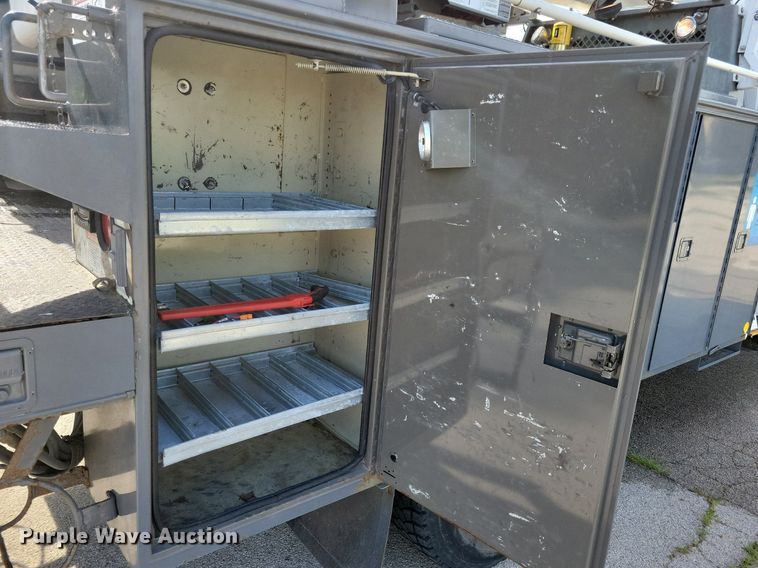 image for item JO9273 2010 Freightliner Business Class M2 106  bucket truck