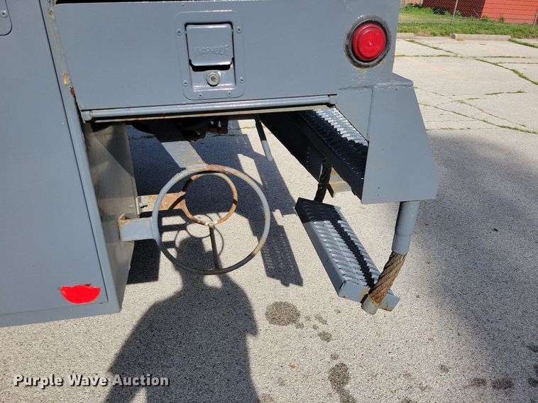 image for item JO9273 2010 Freightliner Business Class M2 106  bucket truck