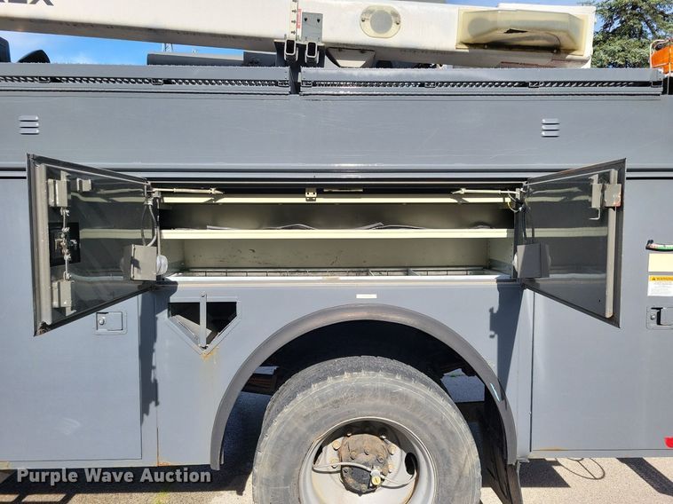 image for item JO9273 2010 Freightliner Business Class M2 106  bucket truck