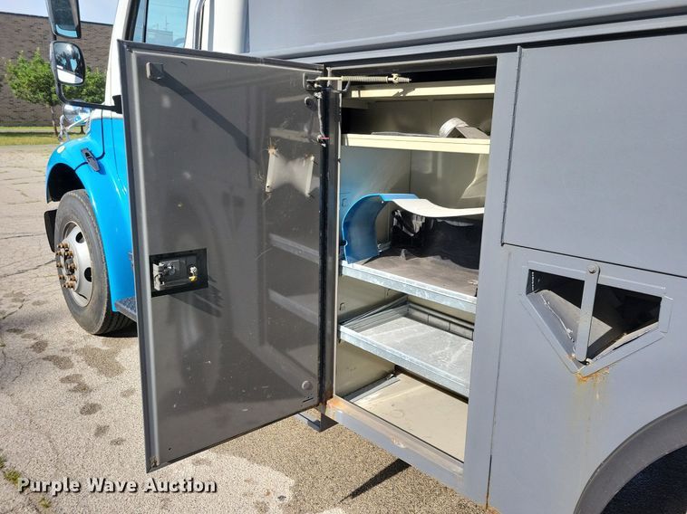 image for item JO9273 2010 Freightliner Business Class M2 106  bucket truck