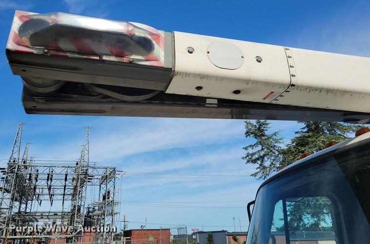 image for item JO9273 2010 Freightliner Business Class M2 106  bucket truck